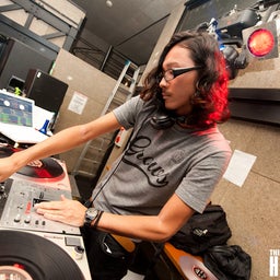 "HotStuff"This is Big Dance Party!!