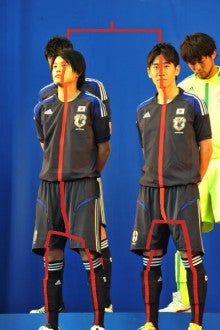 サッカー日本代表の新ユニフォームがあまりにもダサいから かっこいいデザインに直してやったｗｗｗｗ スロリーマンをなめんじゃねー