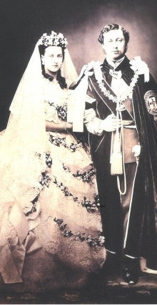 Time Tested Beauty Tips * Audrey Hepburn Forever *-Queen Alexandra's Wedding Dress