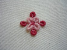 かんたん刺繍教室 ピンクの花柄ワンポイント1 かんたん刺繍教室 らくらく刺繍上達ブログ