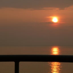 タイトルなんて飾りです、偉い人にはそれがわからんのですよ-沈む夕日