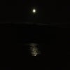 月と伊南川の画像