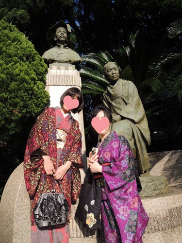 東京で着物ライフを楽しむ会　～東京きものライフ～-鳩山家の銅像に仲間入り
