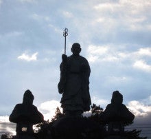 おみまい堂　-弘法大師像