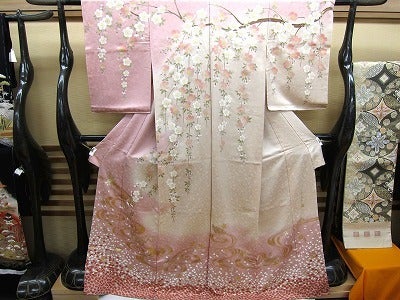 春のお着物～豪華な桜柄・作家作正絹訪問着 | 三笠屋の着物日和