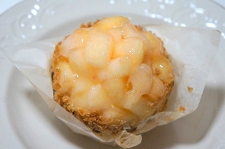 $大阪スイーツレポーターちひろのおいしいスイーツランキング-エスコヤマ　白桃のクリームパイ
