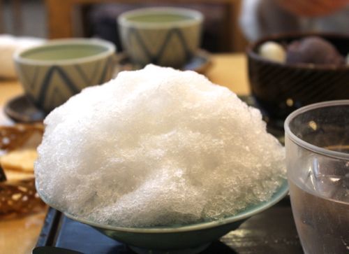 和菓子屋さんの氷はこんなスタイルで 氷あずき 美食コンシェルジュの道明寺さくらの美味しい毎日