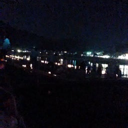 家庭教師のえーるのブログ-嵐山で灯篭流しと送り火1
