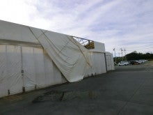 テント倉庫　台風被害