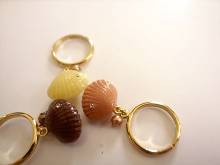貝殻チョコレートのリング