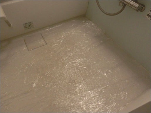 お風呂のカラリ床の黒ずみをお掃除 暮らしのリズム