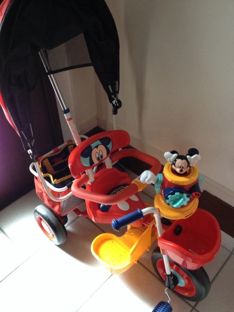 1歳 誕生日プレゼント 三輪車ディズニーポップンカーゴ みとるママの3人の子どもとコスメレポ