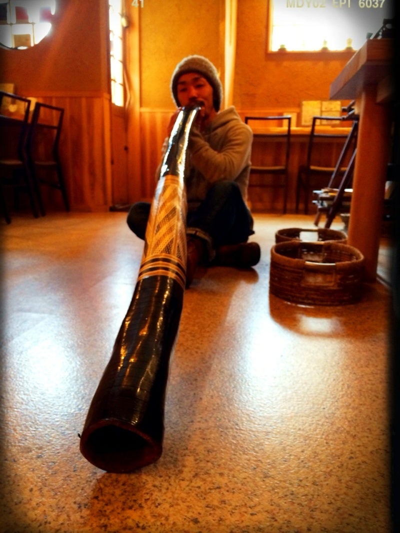 世界最古の金管楽器 ディジュリドゥ-