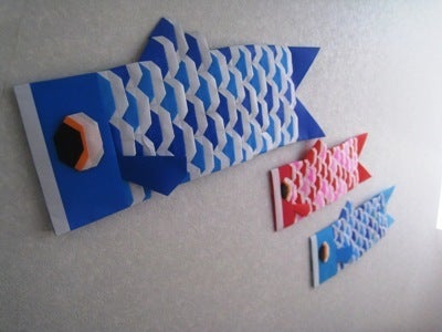 折り紙 鯉のぼり 3 完成 わらべうたの会 まめっちょ おもちゃコンサルタント くるくるレインボーetc In 札幌のブログ