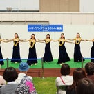 大丸京都店で同志社大学フラサークルが爽やかなフラのステージを披露！！の記事より