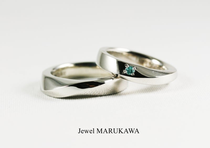 パライバトルマリンの結婚指輪（マリッジリング） | 日本No.1の職人に婚約指輪・結婚指輪をオーダーメイド | 大阪