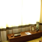 ショールーム内のカーテンをリニューアルしました！2色・2種類の生地をつなぎ合わせたカーテンですの記事より