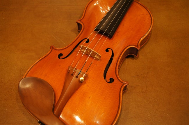 品」があります。オールドヴァイオリン（フランス）Michel Gerard 1937 