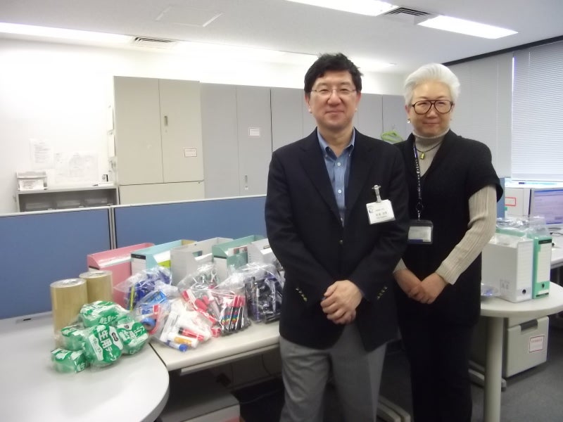 スミスメディカル ジャパン株式会社様 より793個の文房具が届きました 13 164 Ngo時遊人オフィシャルブログ 限りある時間を楽しく生きたい 奨学金支援 文房具寄付 スタッフ体験ツアー様々な活動をしています