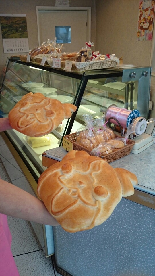 青森で見つけた「パンとケーキの店」のパンが怖いほどリアル！ | ねこ 