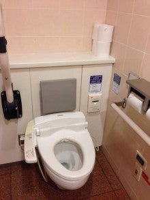 羽田空港の不完全なバリアフリートイレ（1） NPO法人 障がい者のアイデアを守る会のブログ