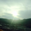 福山に向かう新幹線の中から見た神秘的な朝陽。の画像