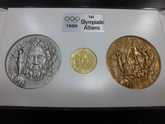 純金、純銀、ブロンズのオリンピック記念メダルを買取らせて 
