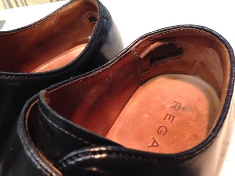 リーガルシューズのすべり革補修 | 靴修理、皮製品修理専門 修理の店 赤い靴