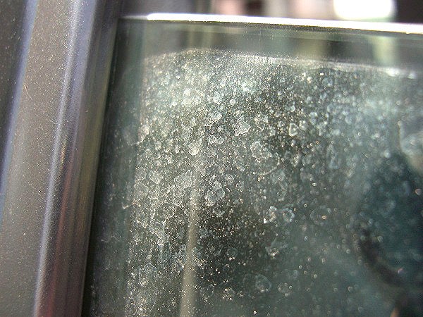 ガラスの油膜・ウロコを徹底除去！完璧な下処理で撥水コーティング性能ＵＰ！ガラス用コンパウンドの力 | 洗車とコーティングと私／洗車用品 車用コーティング剤  ならハイブリッドナノガラス