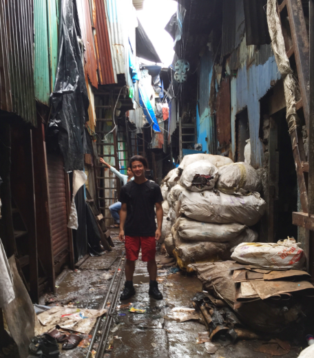 インド最大のスラム街にて 世界を旅する治療家 カキザワ