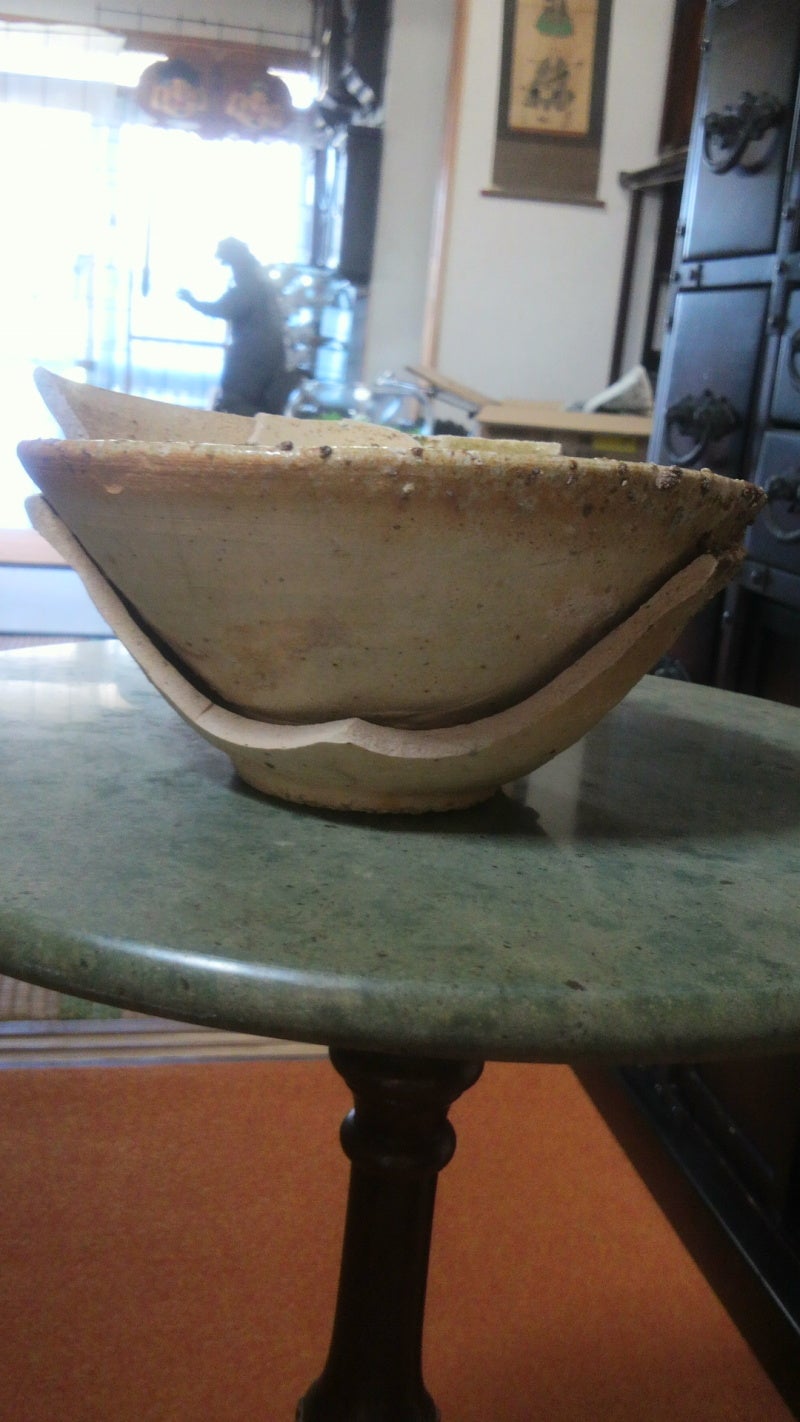 山から発掘される山茶碗です。 | オリベストリートの骨董店 仏像を楽しむ「珍品家」│