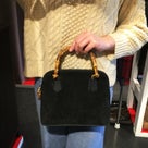 GUCCI "bamboo × suede hand bag" by EREVAの記事より