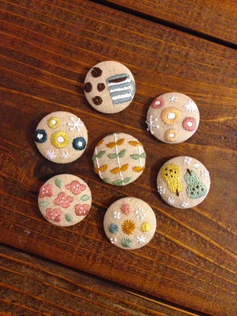 北欧柄の刺繍くるみボタン＊ | nico-originalhandmadeのブログ