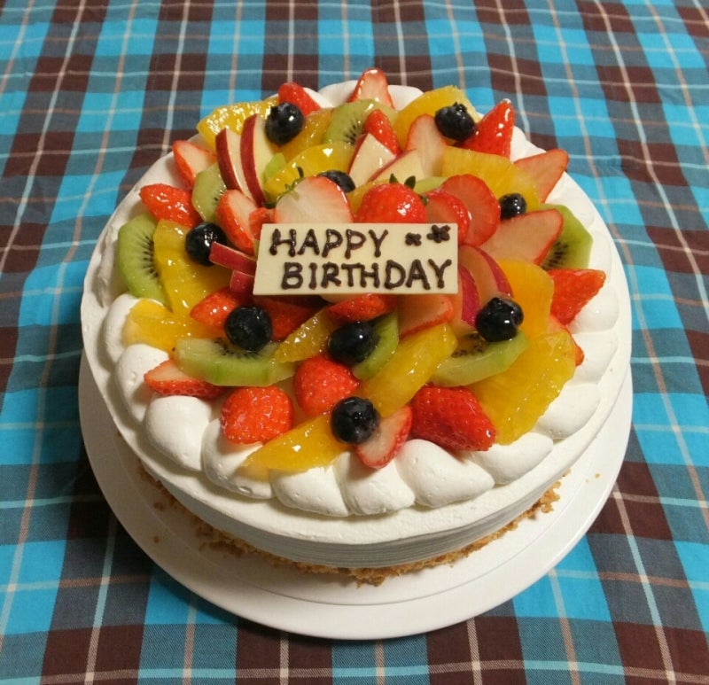 お誕生日ケーキ フルーツ盛り盛り アカツキブログ
