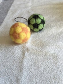 羊毛フェルト サッカーボール 手作りママのブログ