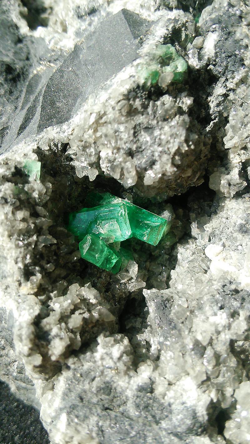 ムゾー鉱山のエメラルド 鉱物 天然石 買ったもの 採集したもの