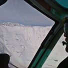 ヘリコプターでステルヴィオ峠へ飛びました！　Helikopterflug von Trafoiの記事より