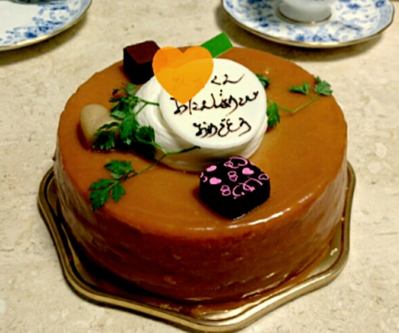 箕面 Birthdayケーキはシェ ナカツカの生キャラメルシフォンケーキ 大阪 箕面 カフェミナージュ は不器用でも楽しめる貼るだけの簡単なクラフト ヘアブラシcherie Brosse シェリブロッセ