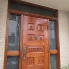 彫刻入の木製ドアを再塗装しました！の記事より