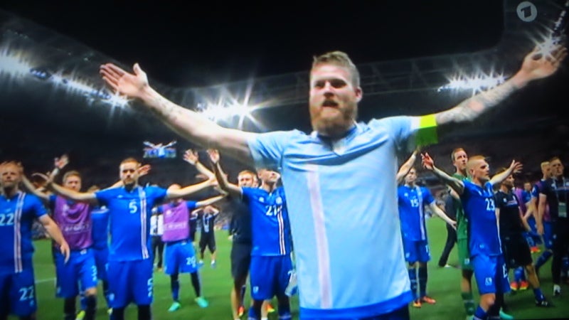 Euro16 アイスランドの快進撃と絶叫実況 ヨーロッパ発 日欧ミドルgayカップルのツレ連れ日記