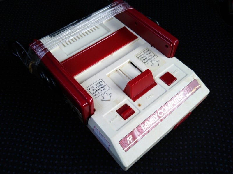 ファミコン FamilyComputer 1983年07月15日発売でした。 もう34周年 
