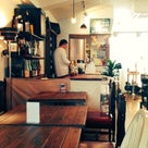 京都*河原町の３階にあるカフェ。カフェ、ご飯、雑貨、音楽まで楽しめるカフェ！の記事より