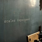 scales departmentの記事より