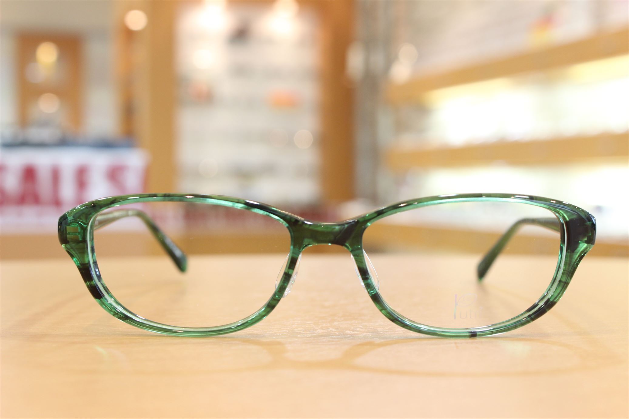 大人可愛いメガネPutri（プトゥリ）のご紹介①♪♪ | 兵庫県宝塚市のメガネ屋さん 【メガネのトミタ】ブログ