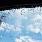 【雨でも視界クリア！】フロントガラス以外のガラスにも撥水コーティング！雨の日の運転も安全に！の記事より