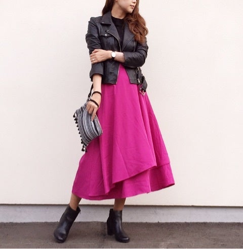 コーデ ビビッドカラーのピンクスカートに一目惚れ Bibiのママコーデ 美容ブログ