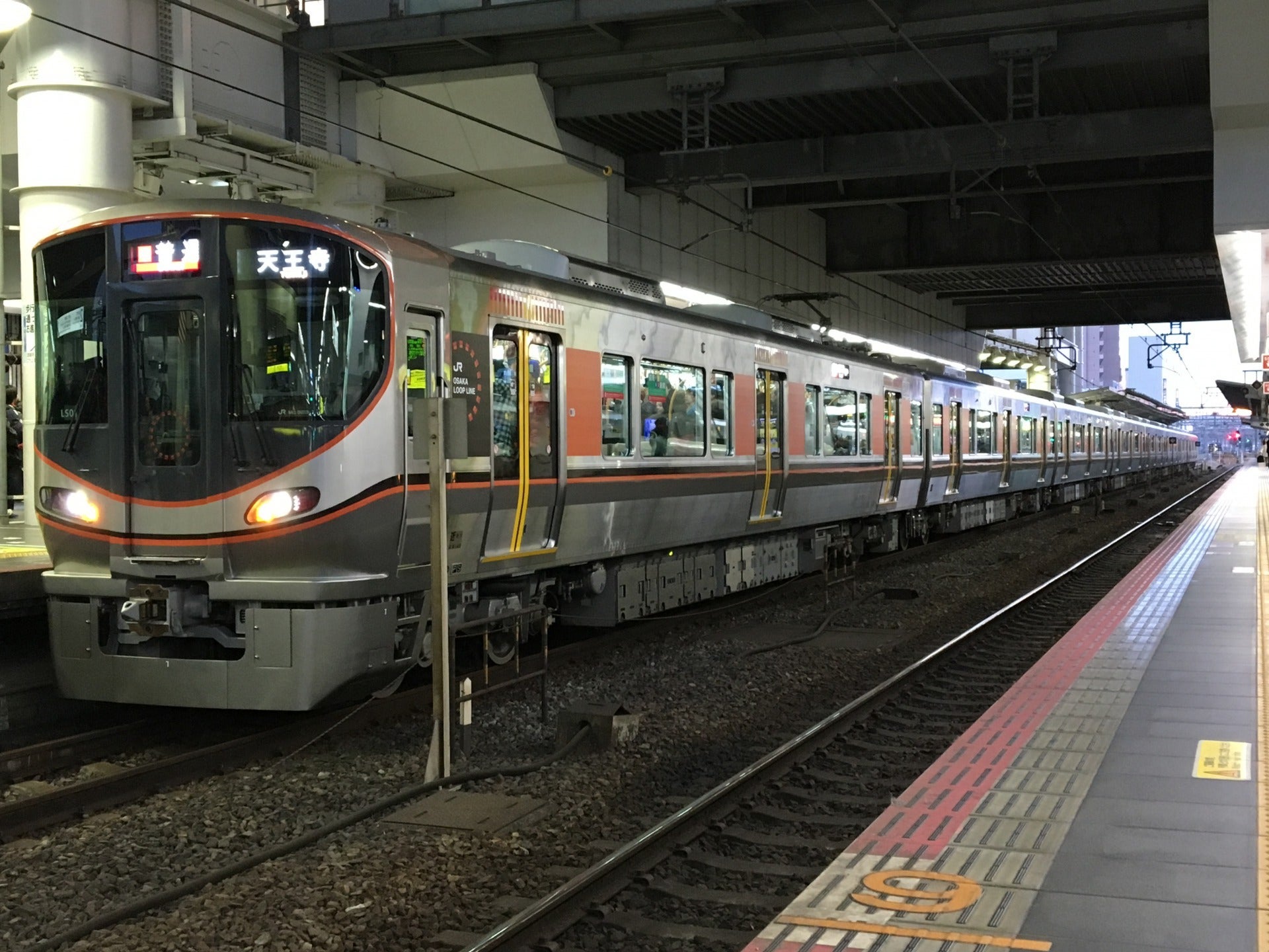 ＪＲ西日本 大阪環状線の新型電車３２３系がデビュー！ | Let's begin！