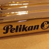 ペリカン型のペン置きの画像