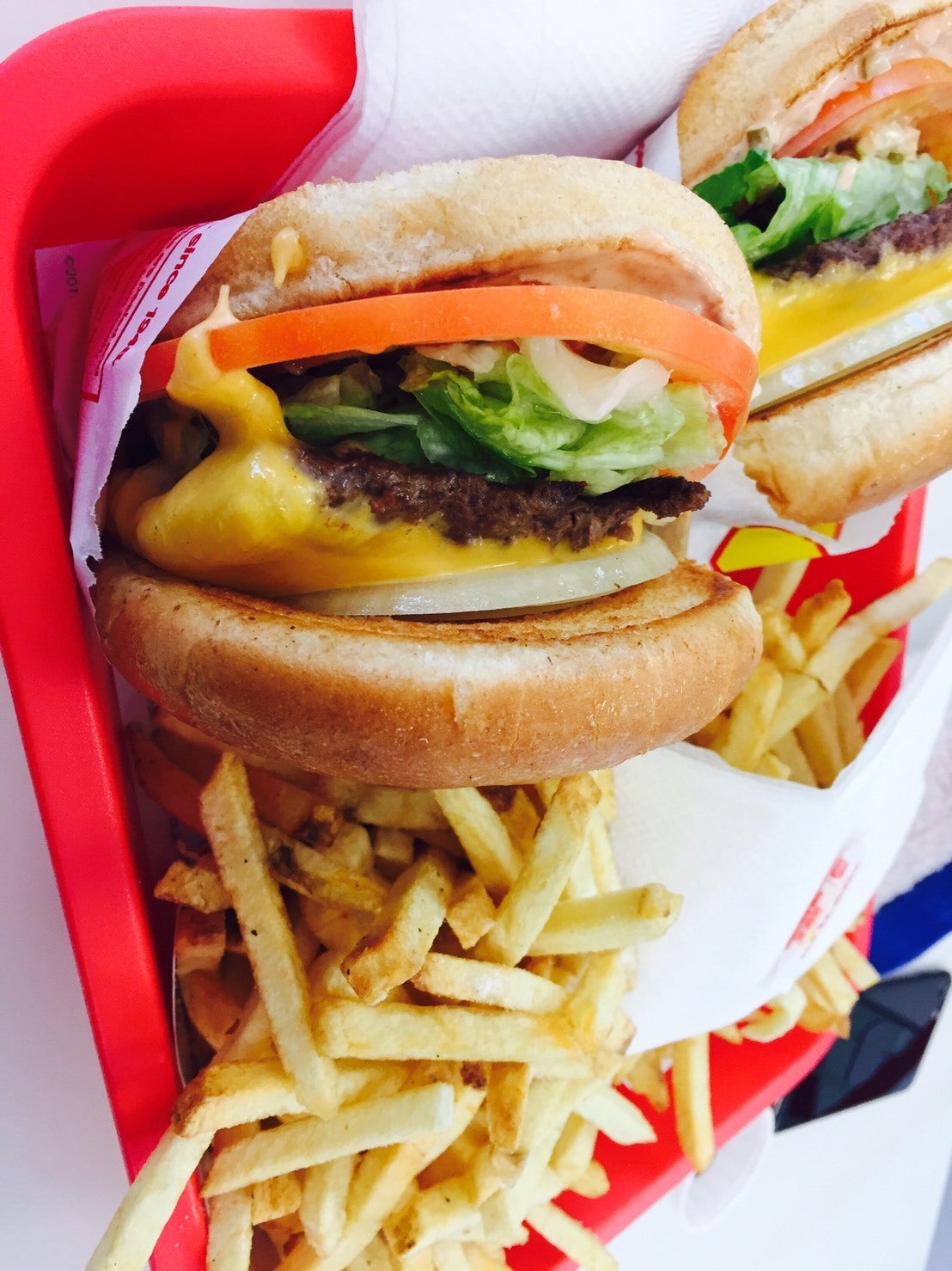 IN n out Burger & Z Cafe by South Coast Plazaの記事より