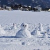 雪だるまがお出迎え〜JR飯山線信濃平駅の画像